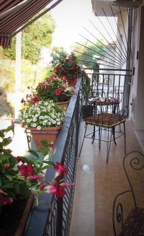 Tano'S Apartment Giardini Naxos Luaran gambar