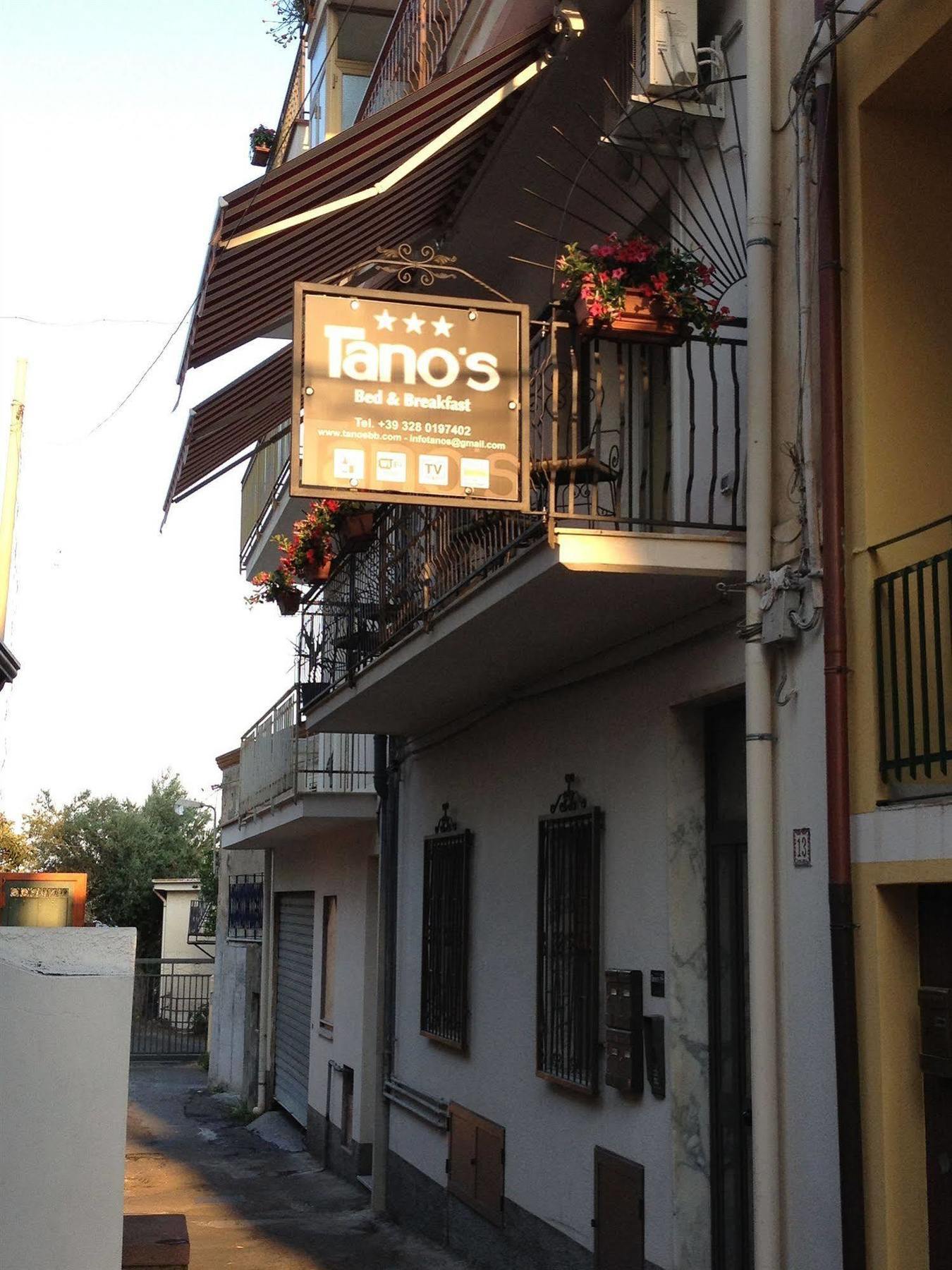 Tano'S Apartment Giardini Naxos Luaran gambar