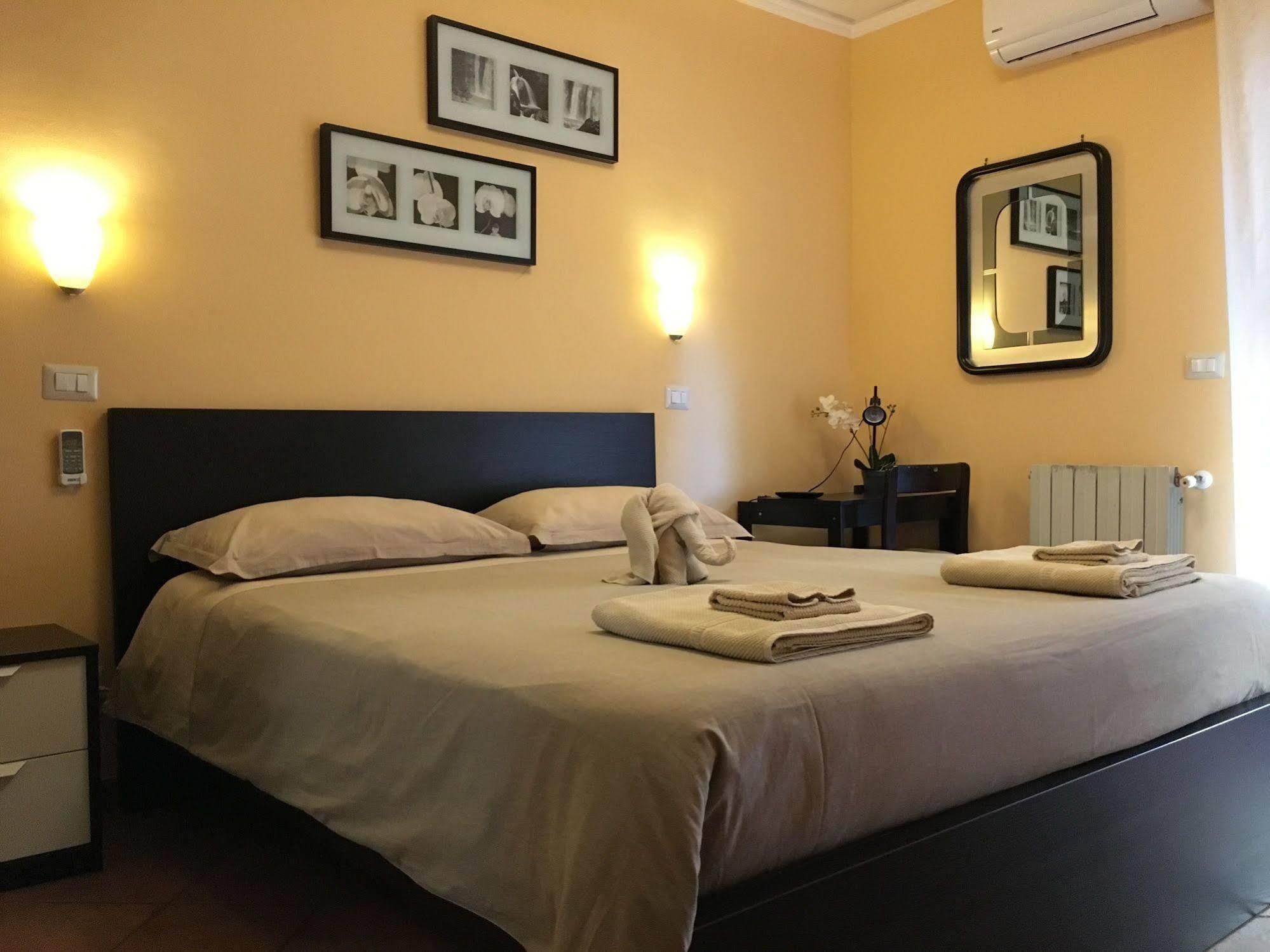 Tano'S Apartment Giardini Naxos Luaran gambar